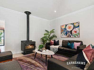 15 Willoughby Way, Swan View WA 6056
