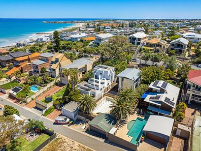 2/14 Clontarf Street, Sorrento WA 6020