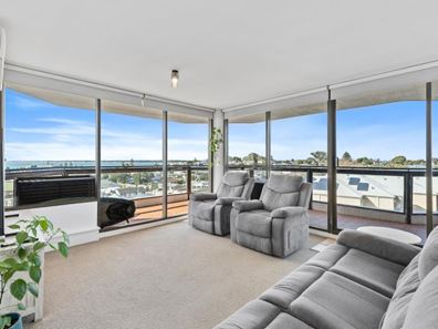 14/6A Valley Road, Halls Head WA 6210
