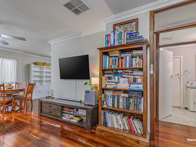 22 Peter Street, Kelmscott WA 6111