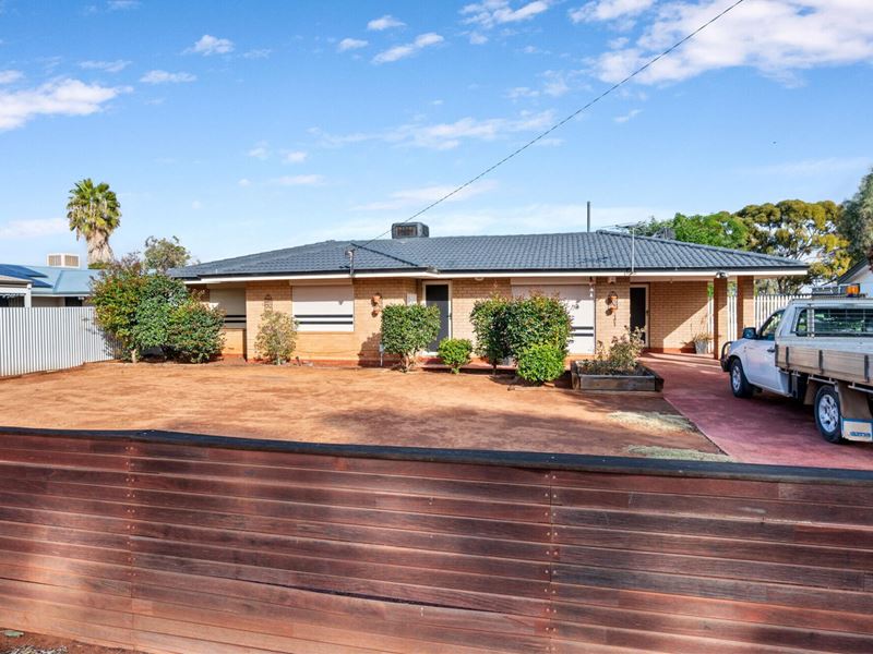 10 Moss Street, South Kalgoorlie