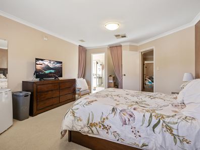 17 Beedelup Loop, Bibra Lake WA 6163
