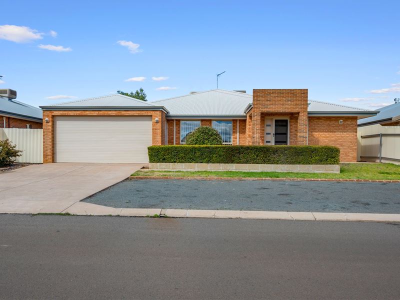 38 Tumbarri Way, Hannans