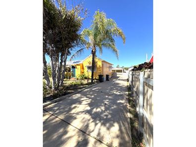 8 Crossland  Street, South Carnarvon WA 6701