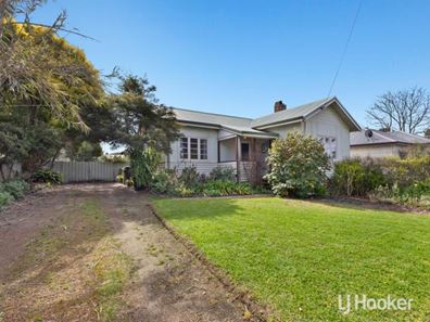 27 Atkinson Street South, Collie WA 6225