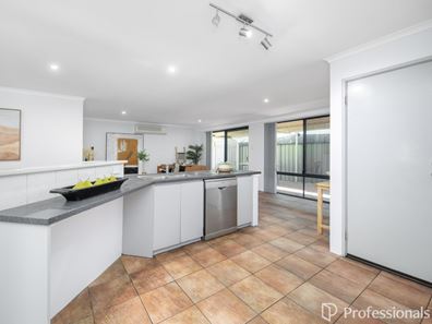 5 Apple Way, Forrestfield WA 6058