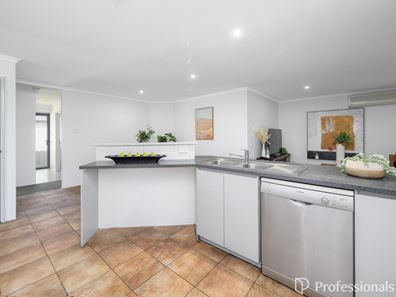 5 Apple Way, Forrestfield WA 6058