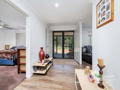 30 Thornton Drive, Uduc WA 6220