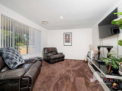 30 Thornton Drive, Uduc WA 6220
