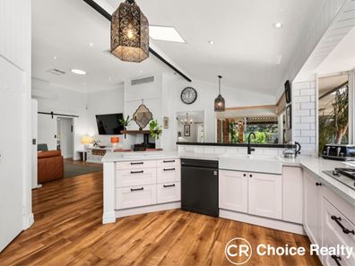 13 Sierra Chase, Leeming WA 6149