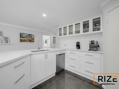 12 Pinot Loop, Pearsall WA 6065