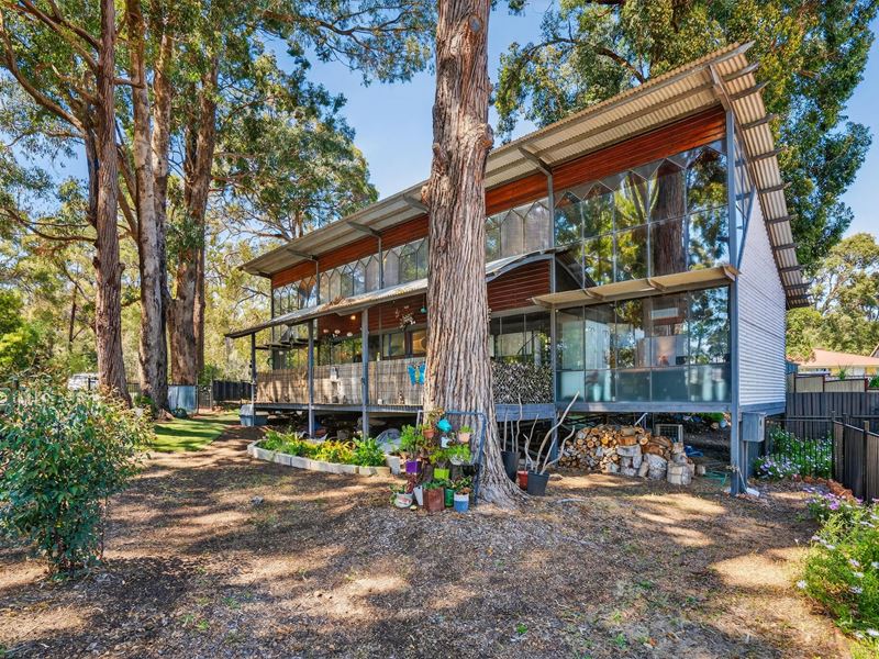 4 Kingsbury Drive, Jarrahdale WA 6124