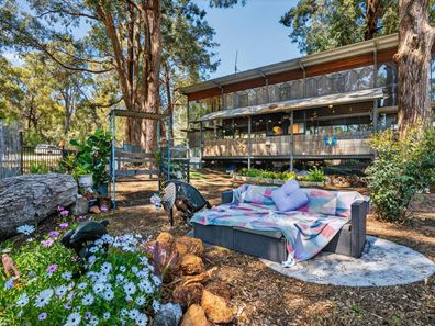 4 Kingsbury Drive, Jarrahdale WA 6124