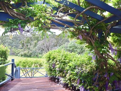 39 Logue Road, Harvey WA 6220