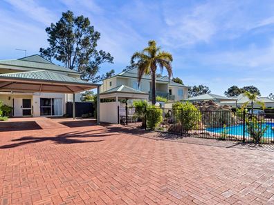 12/220 Fairway Circle, Connolly WA 6027