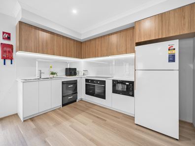 1 Mahonia Way, Forrestfield WA 6058