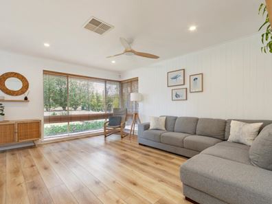 9 Fircroft Way, Hamersley WA 6022