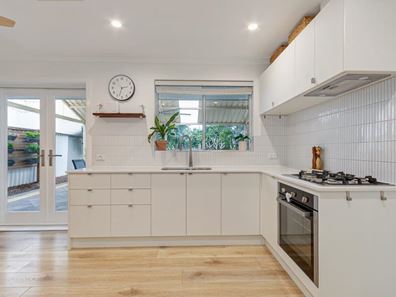 9 Fircroft Way, Hamersley WA 6022