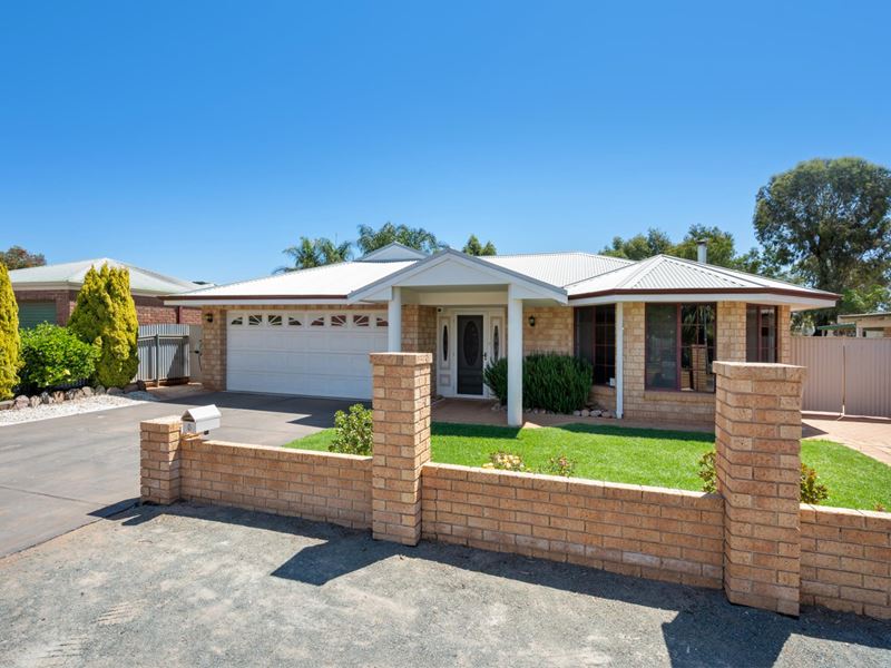 6 Erin Court, Boulder