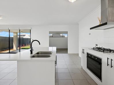 84 Tropicbird Drive, Banksia Grove WA 6031