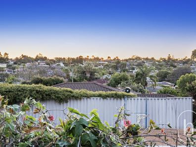 1 HARRIER WAY, Beldon WA 6027