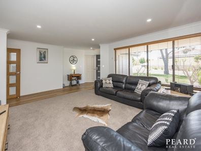 11 Carothers Meander, Tapping WA 6065