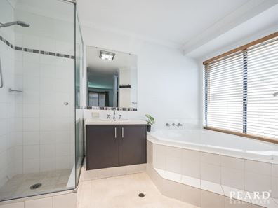11 Carothers Meander, Tapping WA 6065