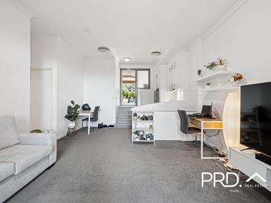 17/35 Malata Crescent, Success WA 6164