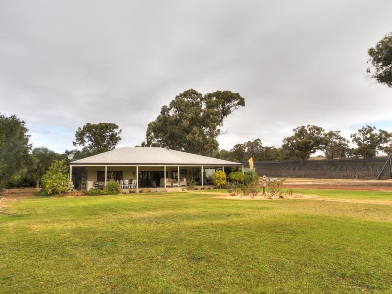 317 Rangeview Drive, Wanerie