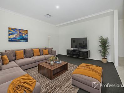 8 Kirkby View, Eglinton WA 6034