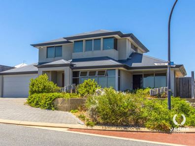 33 Torwood Edge, Halls Head WA 6210