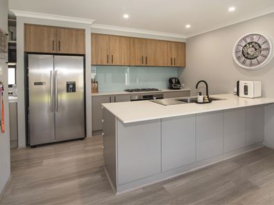56 Sherwood Crescent, Broadwater WA 6280