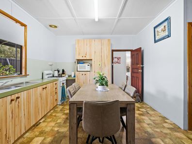 14 Eddy Street, Coodanup WA 6210