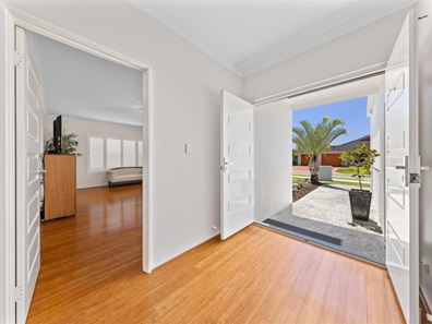 21 Athens Entrance, Port Kennedy WA 6172