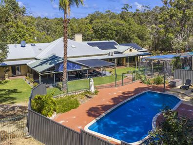 13 Raywood Road, Bouvard WA 6211