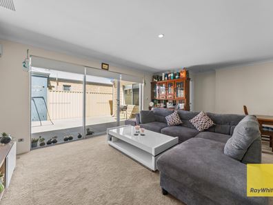 10/4 Jacana Parade, Ballajura WA 6066