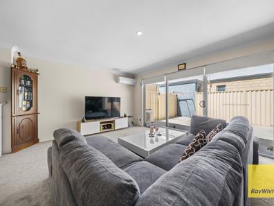 10/4 Jacana Parade, Ballajura WA 6066