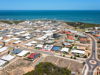 8 Schooner Pass, Glenfield WA 6532