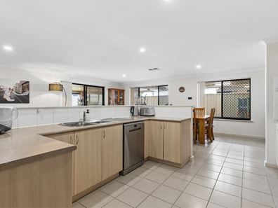 37 Pamplona Boulevard, Port Kennedy WA 6172