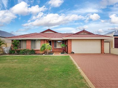 33 Mark Way, Wandina WA 6530