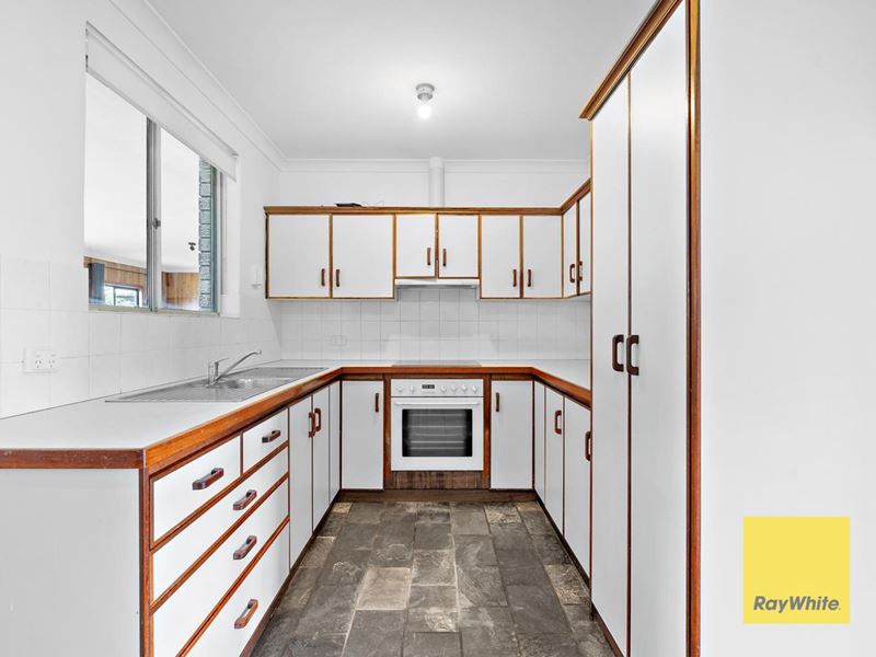 24 Coachwood Way, Maddington