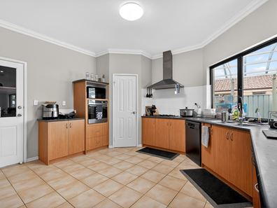 15 Corfu Pass, Port Kennedy WA 6172