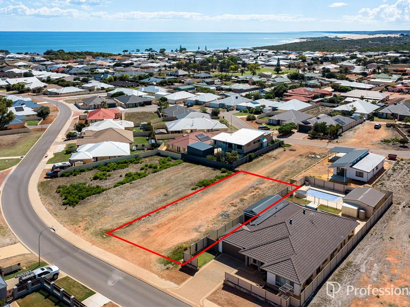 37 Reef Boulevard, Drummond Cove WA 6532