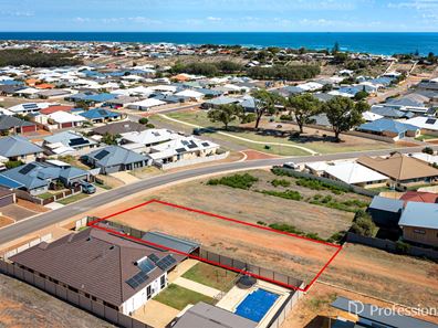 37 Reef Boulevard, Drummond Cove WA 6532