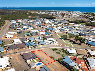 37 Reef Boulevard, Drummond Cove WA 6532