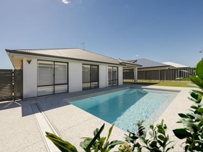 4 Putter Street, Yanchep WA 6035