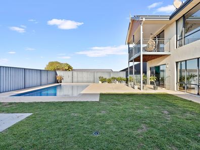 193 Lagoon Drive, Yanchep WA 6035