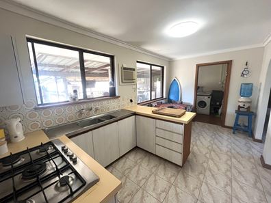 9 Tahiti Place, Jurien Bay WA 6516