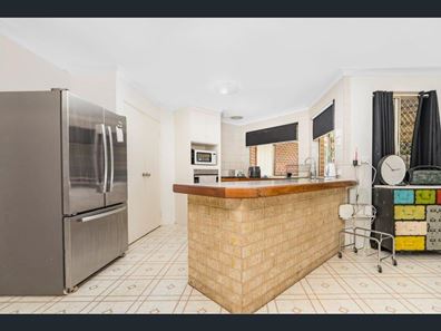 10 Weeloo Road, Waggrakine WA 6530