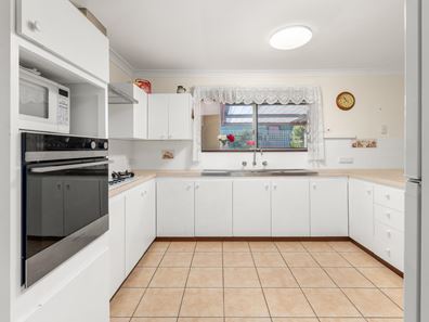 9 Argyle Avenue, Withers WA 6230